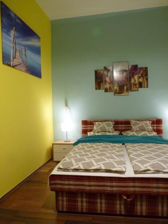 Eper Apartman Debrecen Esterno foto